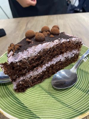 Vegan cake at 'O Grin in Naples