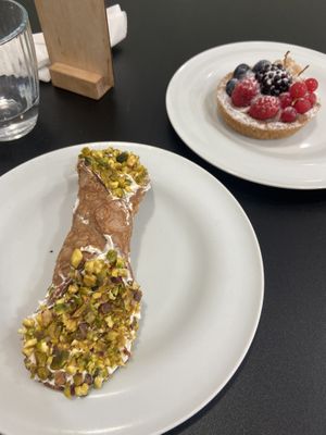 Pistachio cannolo   at 'O Grin in Naples