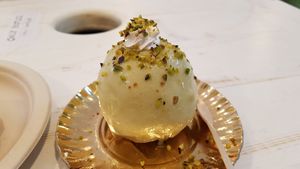 Cake with pistachio at 'O Grin in Naples