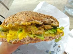 Panino con seitan E hummus di lenticchie&curcuma a 3,70euros at 'O Grin in Naples