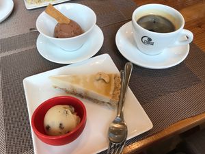";Cheese"; cake and ice cream at Vege Cafe Lotus in Toyohashi