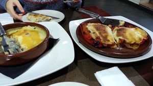 Canelóns e pementos recheos at Shangri-La in Ourense