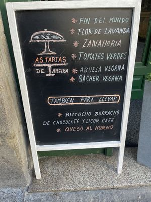 Carta de tartas caseras  at Shangri-La in Ourense