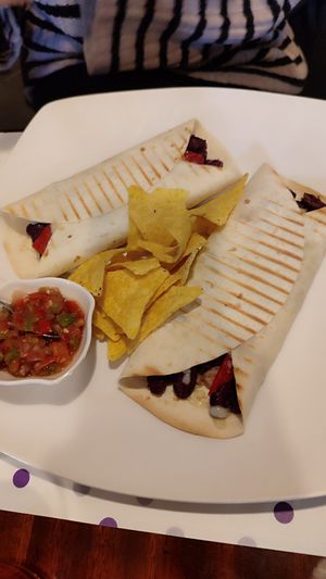 Burritos con alubias negras at Shangri-La in Ourense