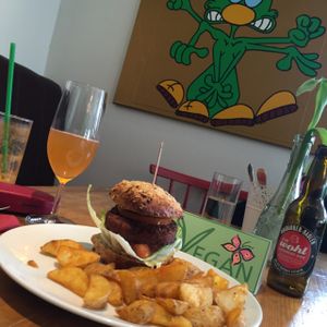 vegan burger Milton at Milton in Salzburg