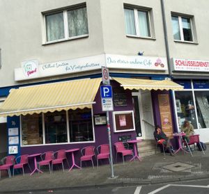 outside at Veel Good in Darmstadt