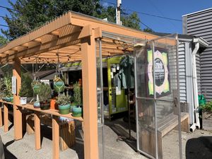 Outside seating at Ezra's Enlightened Cafe in Indianapolis