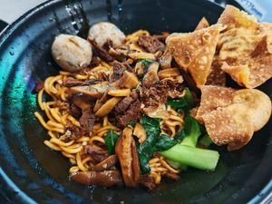 Dry Ban Mian , with added Fried Wanton at SHUN CI VEGETARIAN FOOD in Central Singapore