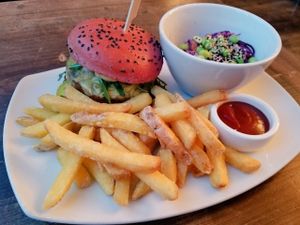 Red burger at Elle n' Belle in Zurich