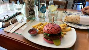 Burger menu and daddy cool menu at Elle n' Belle in Zurich