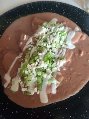 Enchiladas con salsa de frijoles (no pican) at Bistro 54 in Mexico City