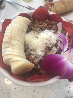acai bowl delicious  at JOi Café in Westlake Village