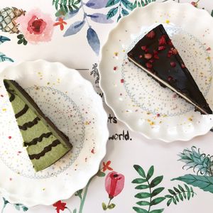 Mint chocolate and Chocolate vanilla cakes at Rawmazing in Bucharest