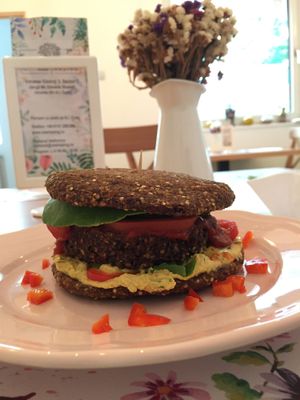 Raw burger at Rawmazing in Bucharest