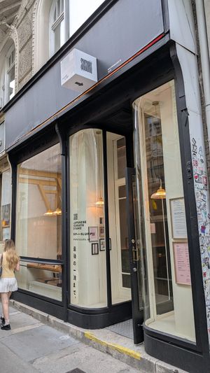 Storefront at Susuru - Japanese Izakaya  in Vienna