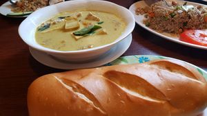 Vietnamese curry with bread ($16). Delicious at Luong-Loi Restaurant in Wheaton