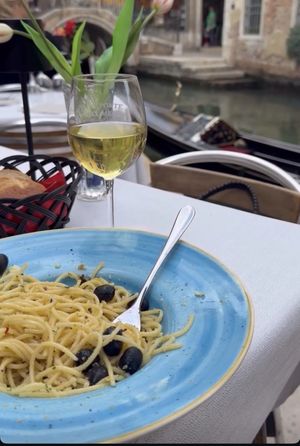 Pasta & wine  at Ristorante Retro ' in Florence