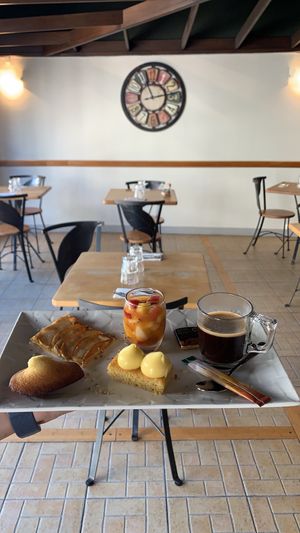 Café gourmand  at La Petite Marche in Dijon