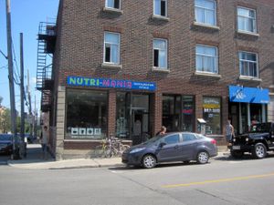 Storefront on Rachel at Cafe Nutrimania in Montreal