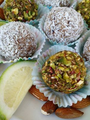 Nos boules d'énergie - Our Energi Balls at Cafe Nutrimania in Montreal