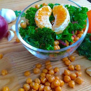 Salade au choux Kale et pois chiche ... yummy !!!!  at Cafe Nutrimania in Montreal