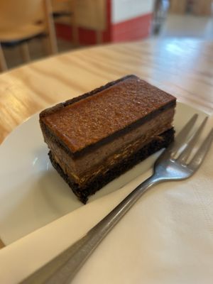 Flodni 5,50€  at SALZI in Wien