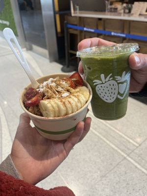 Sunnyside Açaí bowl and lush life smoothie   at PDX - Kure Superfoods - Between Terminal C & D in Portland