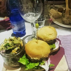 vegan burghers and salad with seeds at Micro in Cisternino