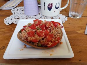 Friselle 'tonno' e capperi at Micro in Cisternino