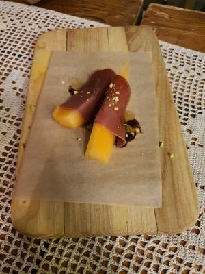 Bresola and melon at Micro in Cisternino