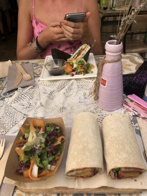 Falafel wrap and sushi sandwich, both really nice 😋 at Micro in Cisternino