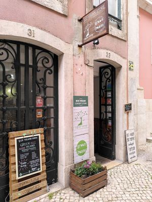 Entrance at Sapato Verde in Lisbon