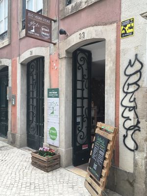 Entrance at Sapato Verde in Lisbon