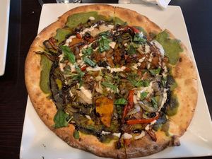 Pesto pizza at Viva in Tacoma