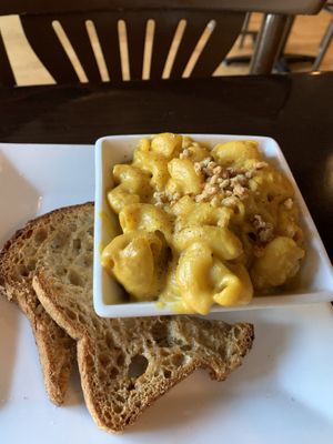 Half order Mac 'n Chz   at Viva in Tacoma