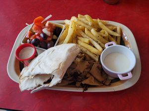 Vegan doner Schotel 😋 mit veganer Mayo at Soepp in Alkmaar