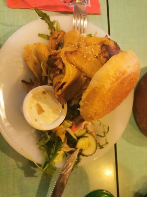 Pita met vegan shoarmavlees van seitan at Soepp in Alkmaar