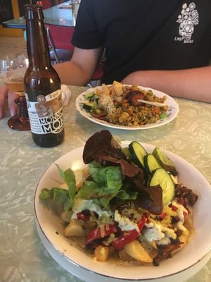 Vegan saté en kapsalon at Soepp in Alkmaar