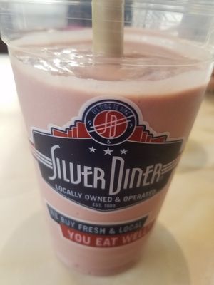 Vegan mango hibiscus shake at Silver Diner in Arlington