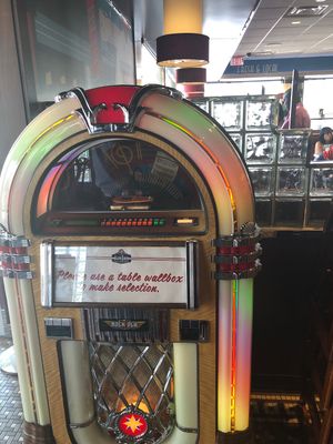 Junk box at Silver Diner in Waldorf