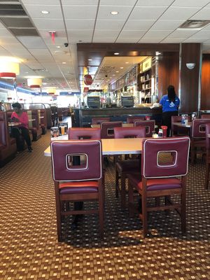 Dinning area  at Silver Diner in Waldorf