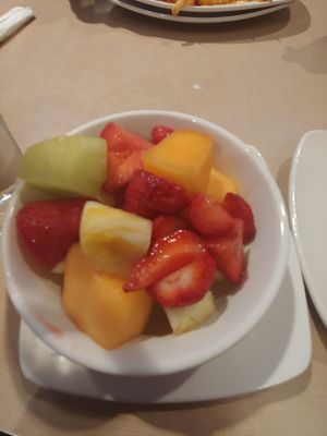 Fruit bowl at Silver Diner in Waldorf