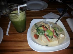 Thai green curry and toxic flush smootie at Banana Leaf Vegan Thai Fusion in Canggu