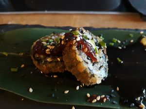 Hot sushi 3 makis per person, part 4/4 of the set vegan menu (€20) at SHU AKA in Funchal