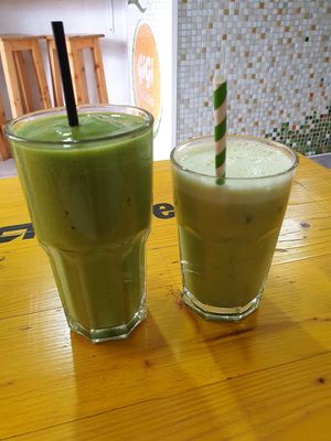 green smoothie and juice at Gigi Sumos - Santa Maria Maior in Funchal
