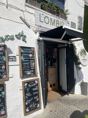 Entrance  at L'Ombu Bistro S.I 🌳🌴 in Catalunya