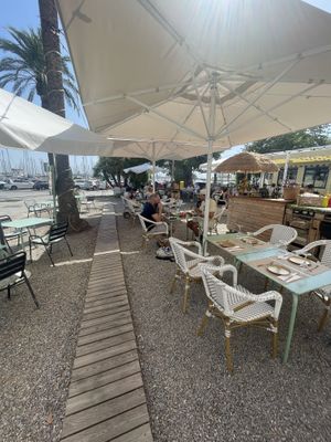 Terrace  at L'Ombu Bistro S.I 🌳🌴 in Catalunya
