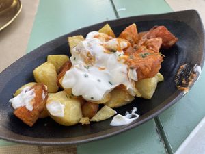 Vegan bravas  at L'Ombu Bistro S.I 🌳🌴 in Catalunya
