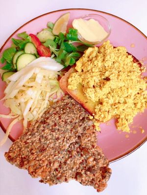 Tofu scramble on toast at Cafe Valentin in Berlin