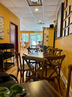 Indoor Seating at Souper Jenny Chamblee in Chamblee